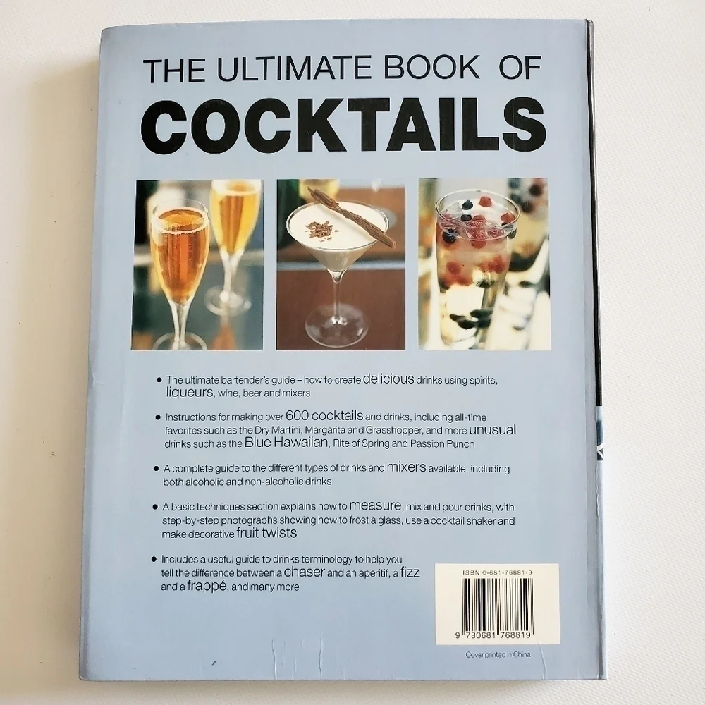 The Ultimate Book Of Cocktails by Stuart Walton